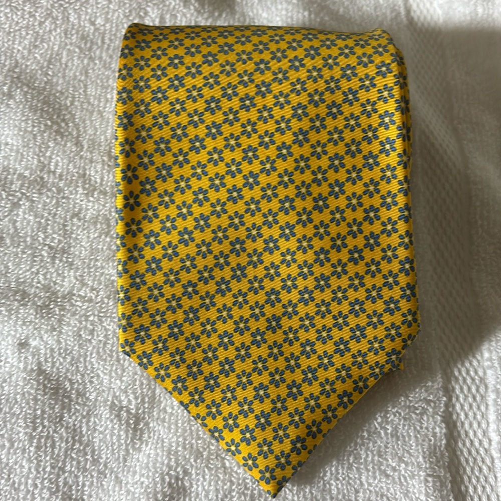 BROOKS BASICS Gold Blue Pure Silk Necktie 59” New USA